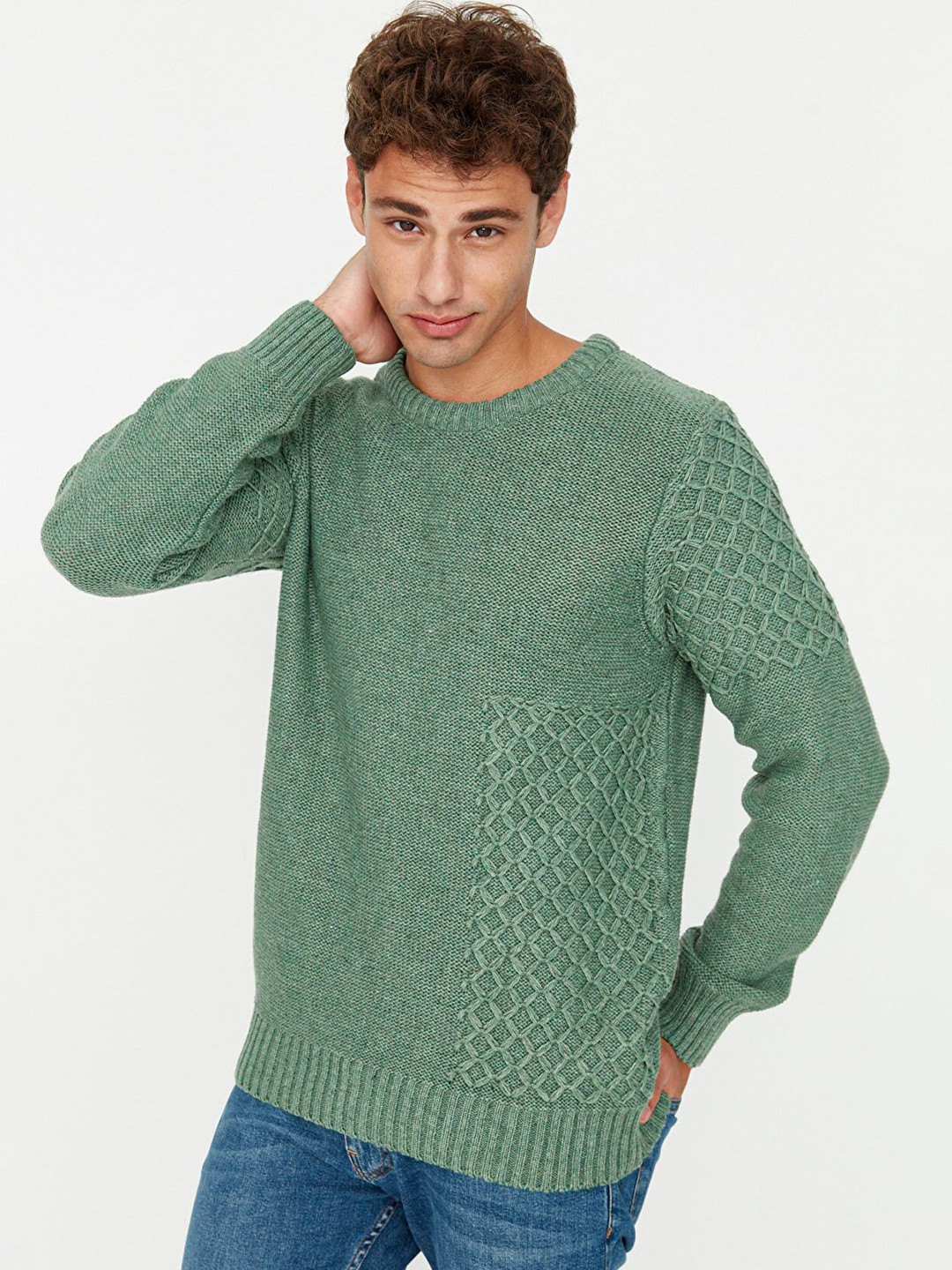 

Trendyol Men Green Round Neck Acrylic Pullover