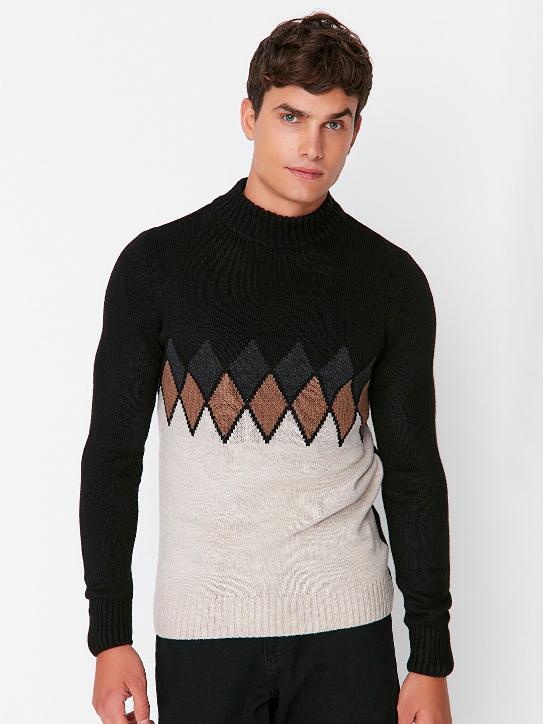 

Trendyol Men Black & Cream-Coloured Acrylic Colourblocked Pullover