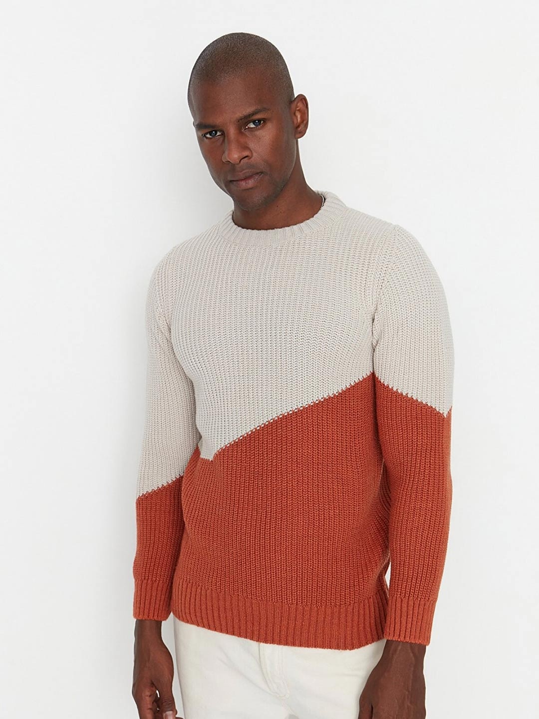 

Trendyol Men Rust & Cream-Coloured Colourblocked Acrylic Pullover Sweater