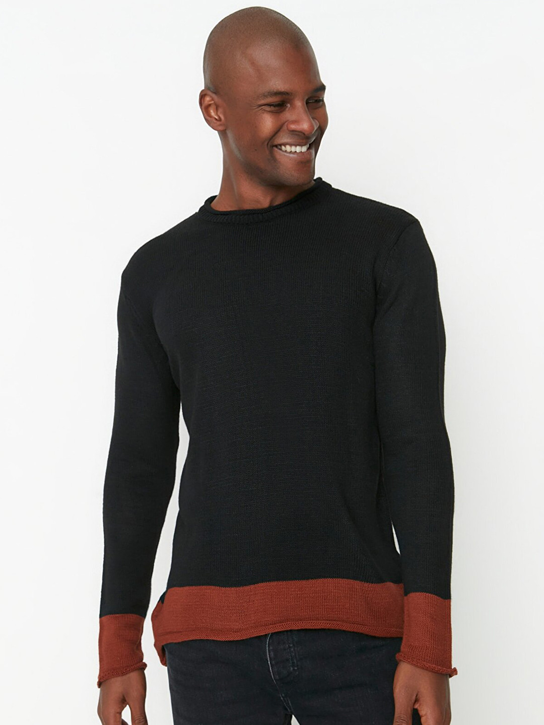 

Trendyol Men Black & Brown Solid Pullover Acrylic Sweater