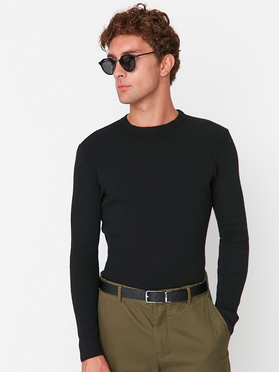 

Trendyol Men Black Solid Pullover Sweater