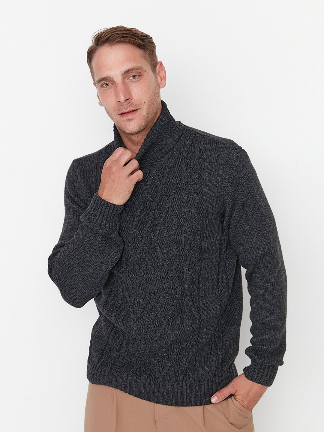 

Trendyol Men Charcoal Cable Knit Pullover