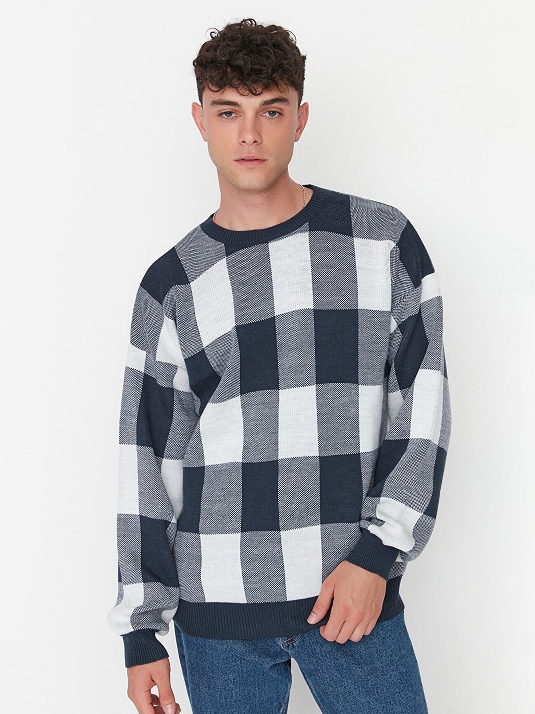 

Trendyol Men Navy Blue & White Checked Acrylic Pullover