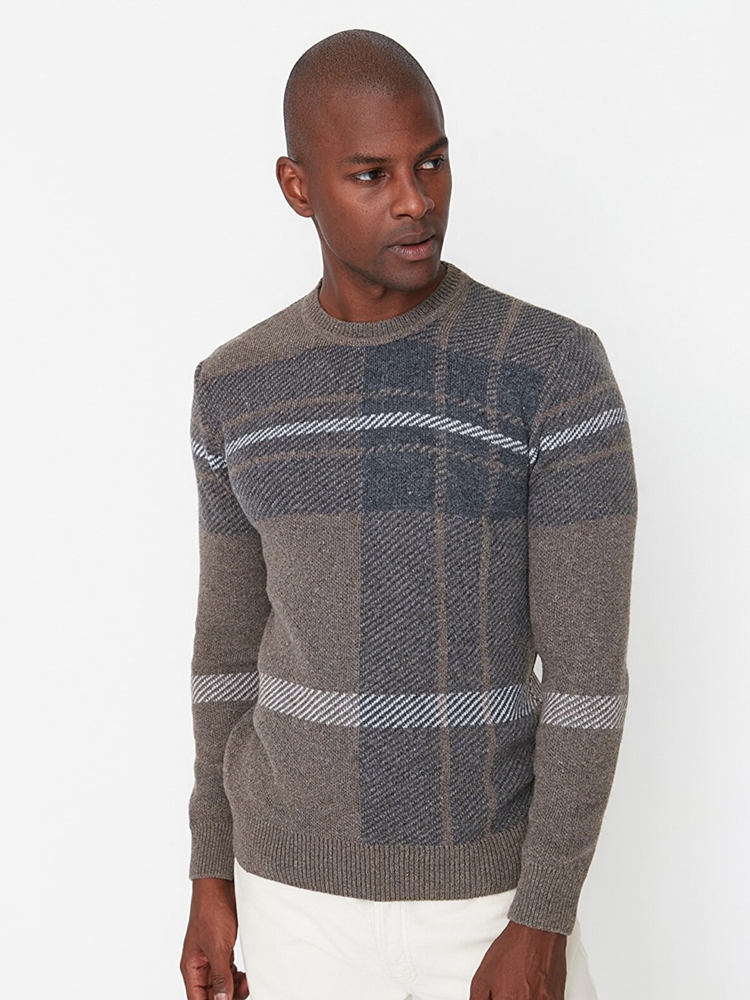 

Trendyol Men Brown & Grey Checked Pullover