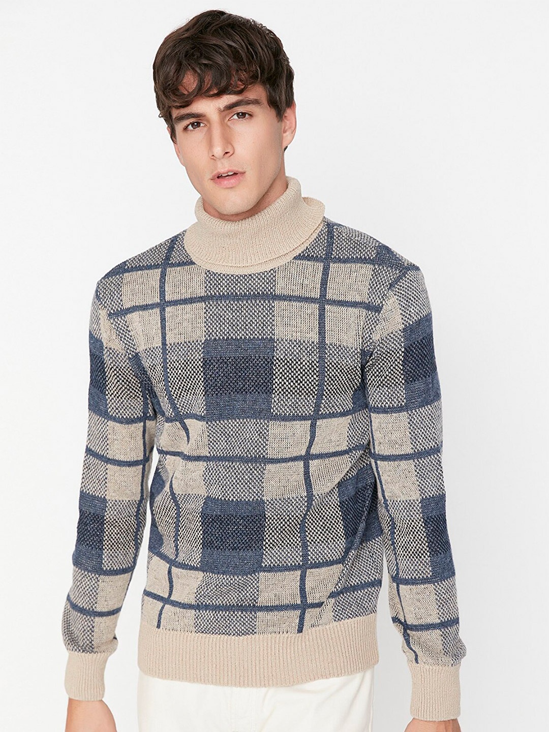

Trendyol Men Beige & Blue Checked Pullover