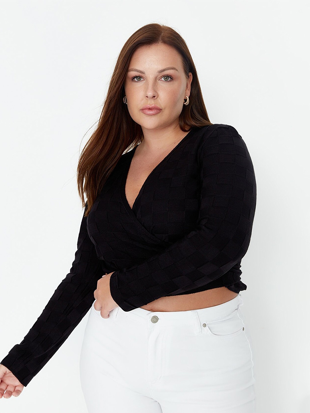 

Trendyol Women Black Acrylic Crop Pullover