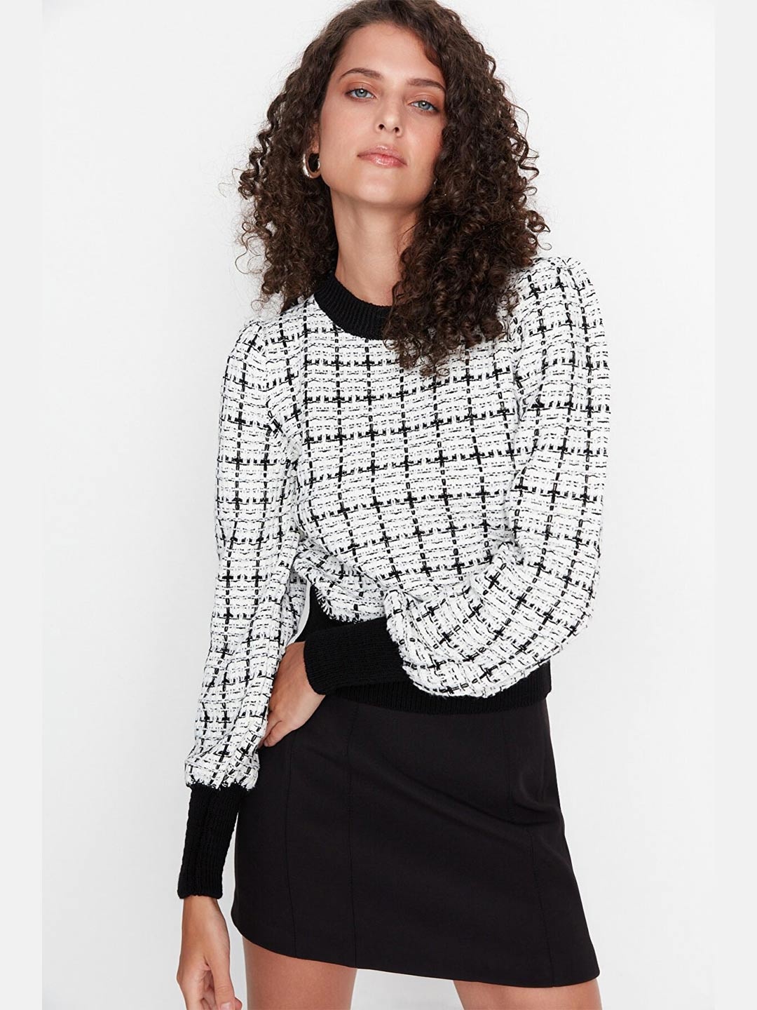 

Trendyol Women Off White & Black Checked Pullover