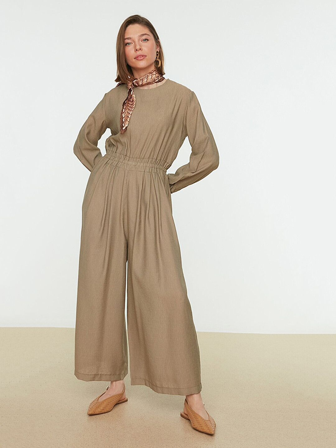 

Trendyol Women Beige Basic Jumpsuit
