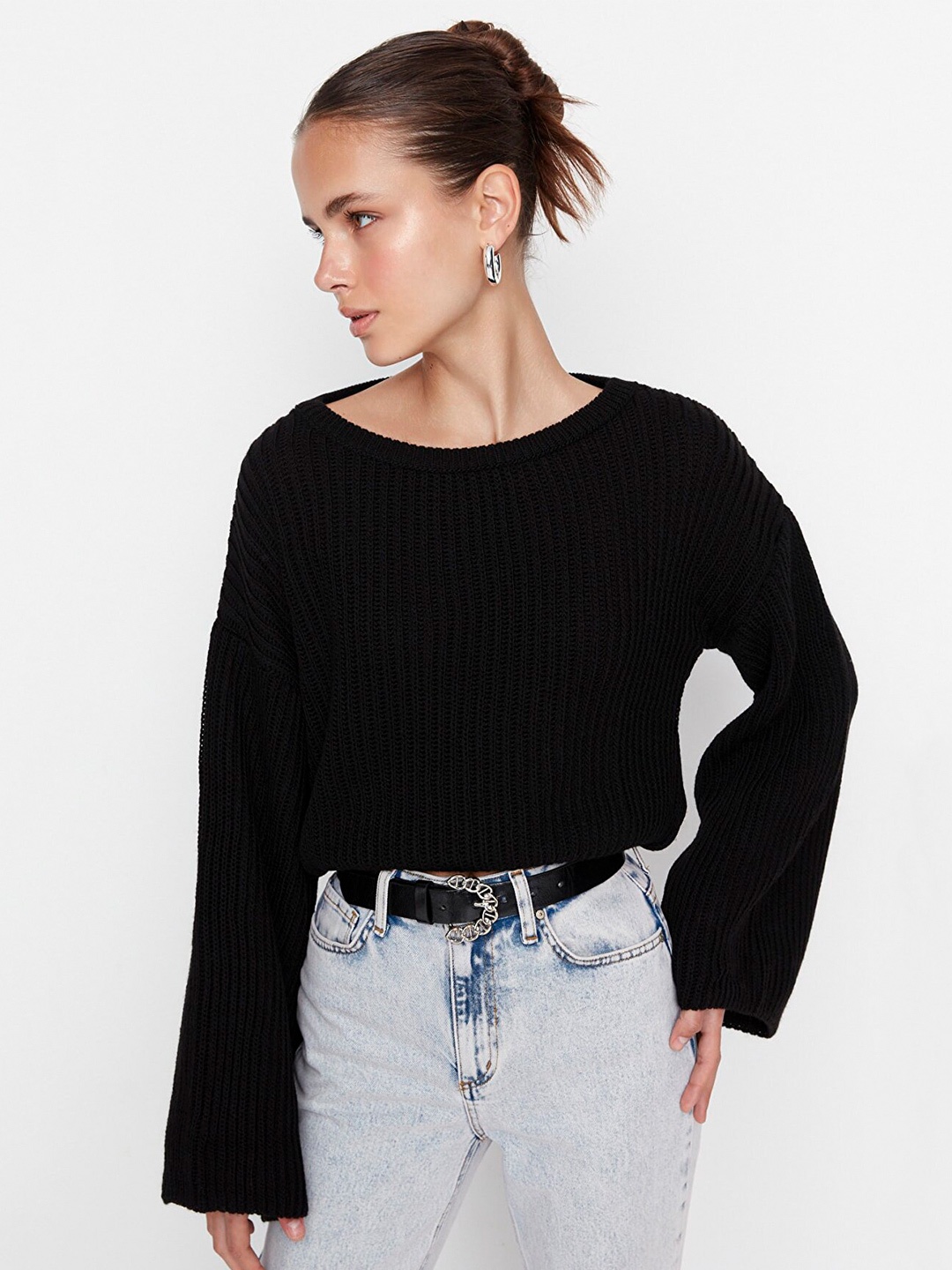 

Trendyol Women Black Acrylic Crop Pullover