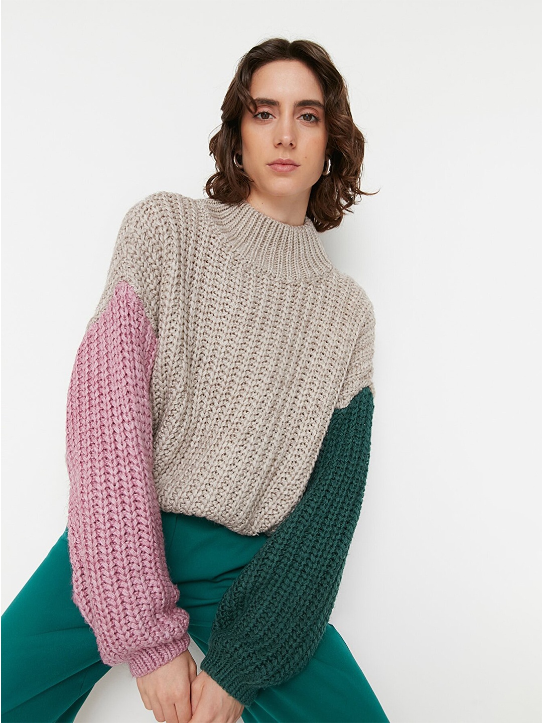 

Trendyol Women Grey & Green Colourblocked Cable Knit Pullover