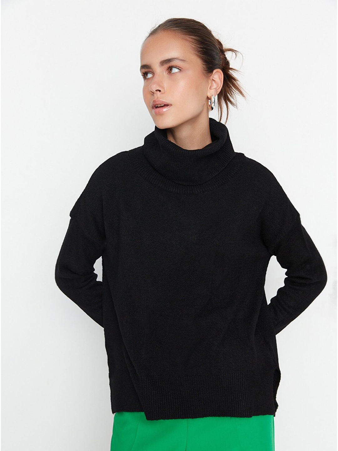 

Trendyol Women Turtle Neck Pullover, Black