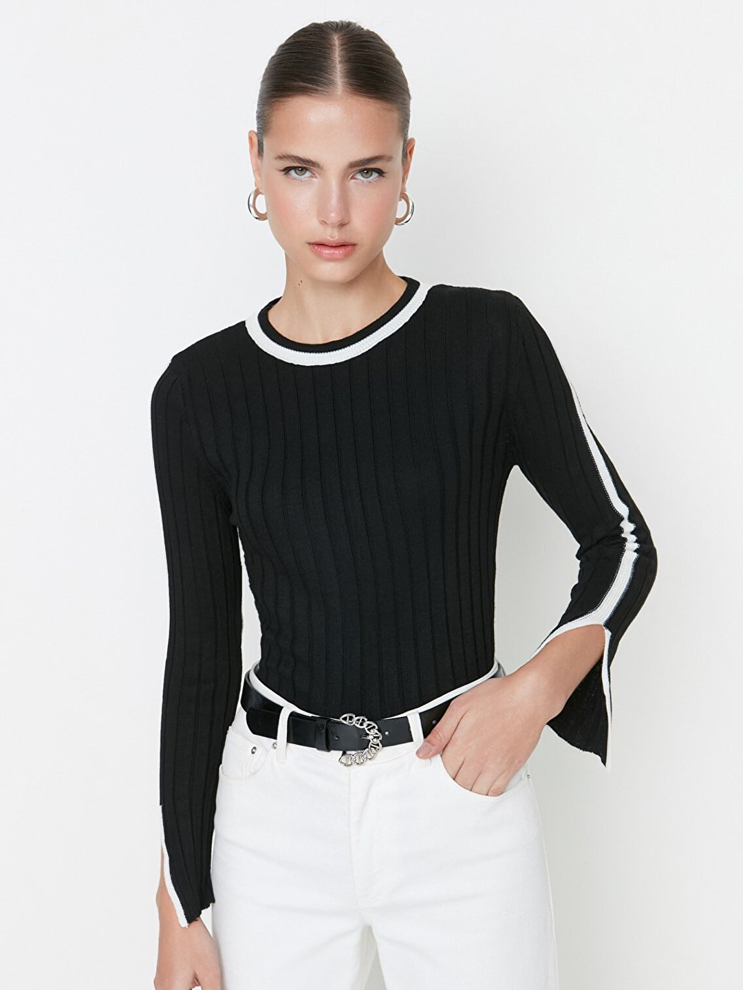 

Trendyol Women Black & White Pullover