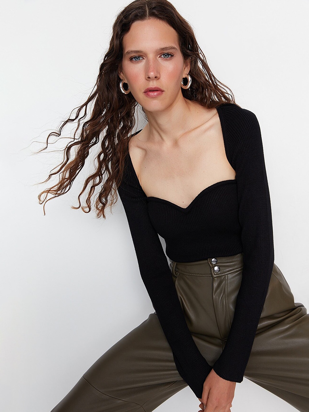 

Trendyol Women Black Crop Pullover