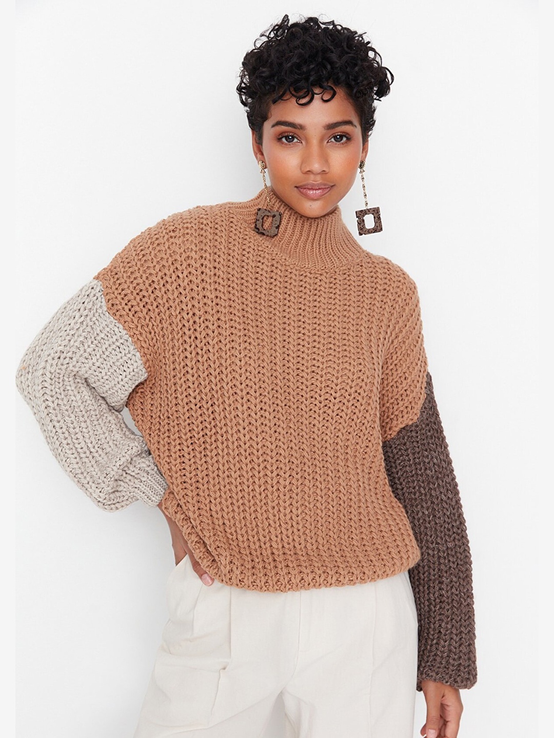 

Trendyol Women Camel Brown & Brown Colourblocked Pullover