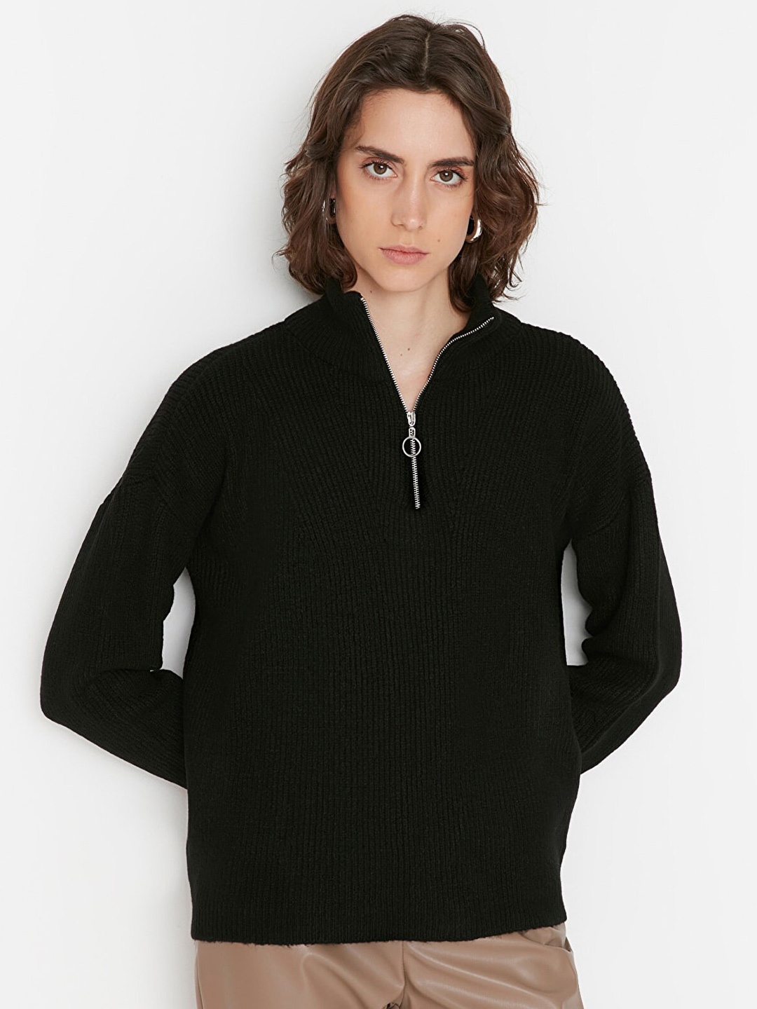 

Trendyol Women Black Ribbed Pullover