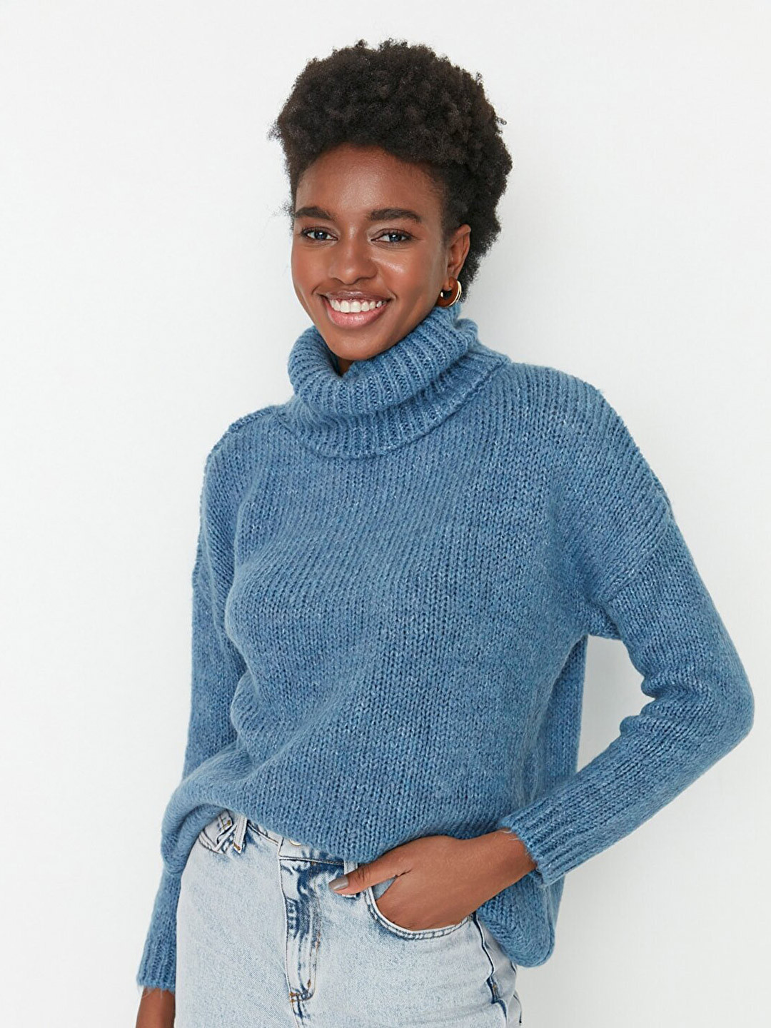 

Trendyol Women Blue Solid Pullover