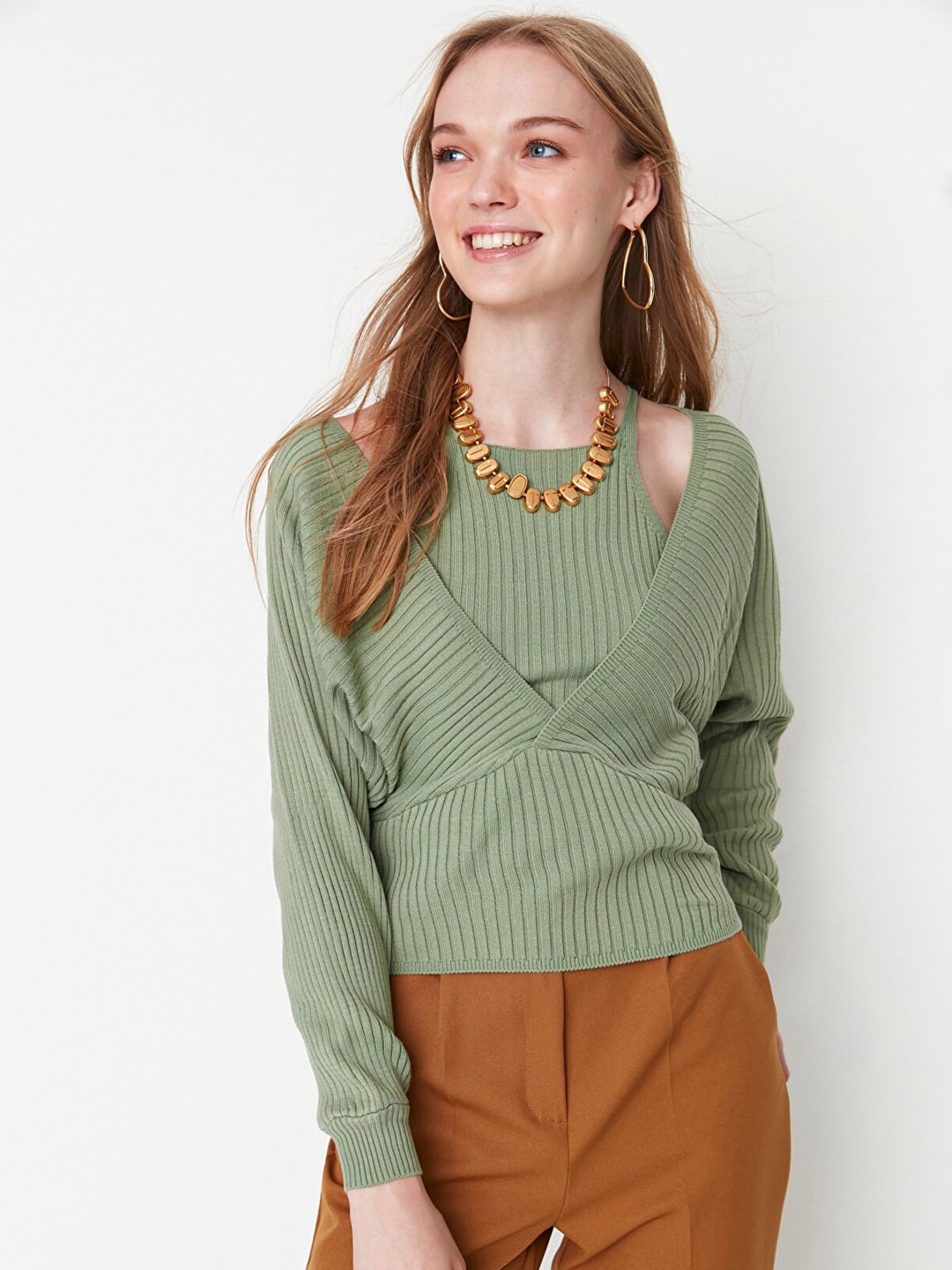 

Trendyol Women Green Solid Pullover