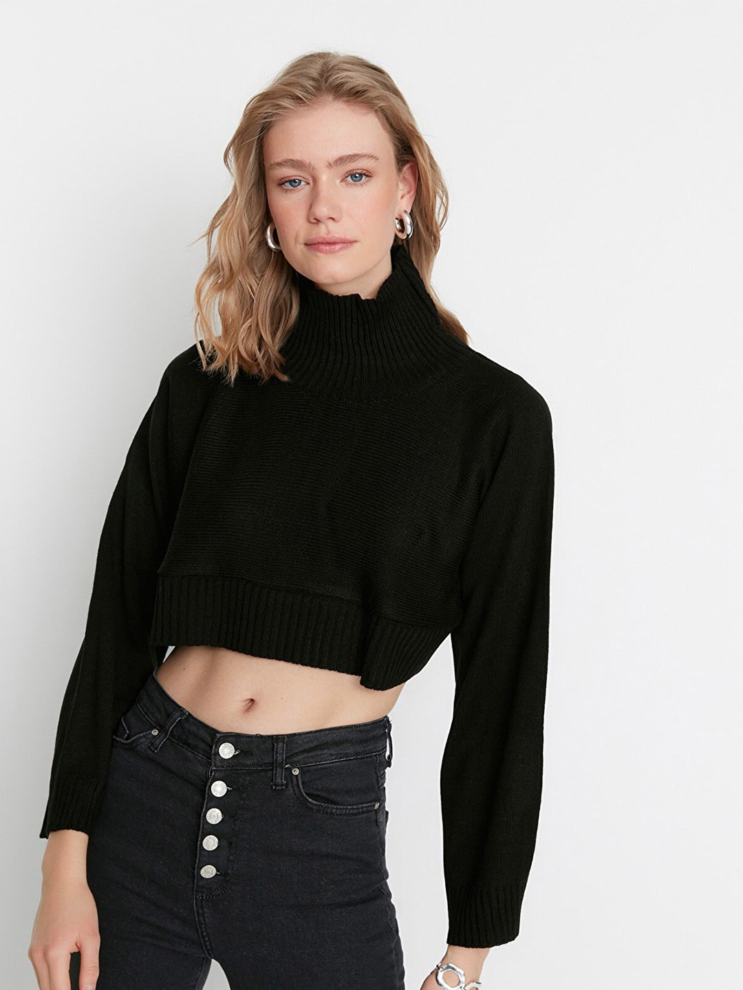 

Trendyol Women Black Crop Pullover