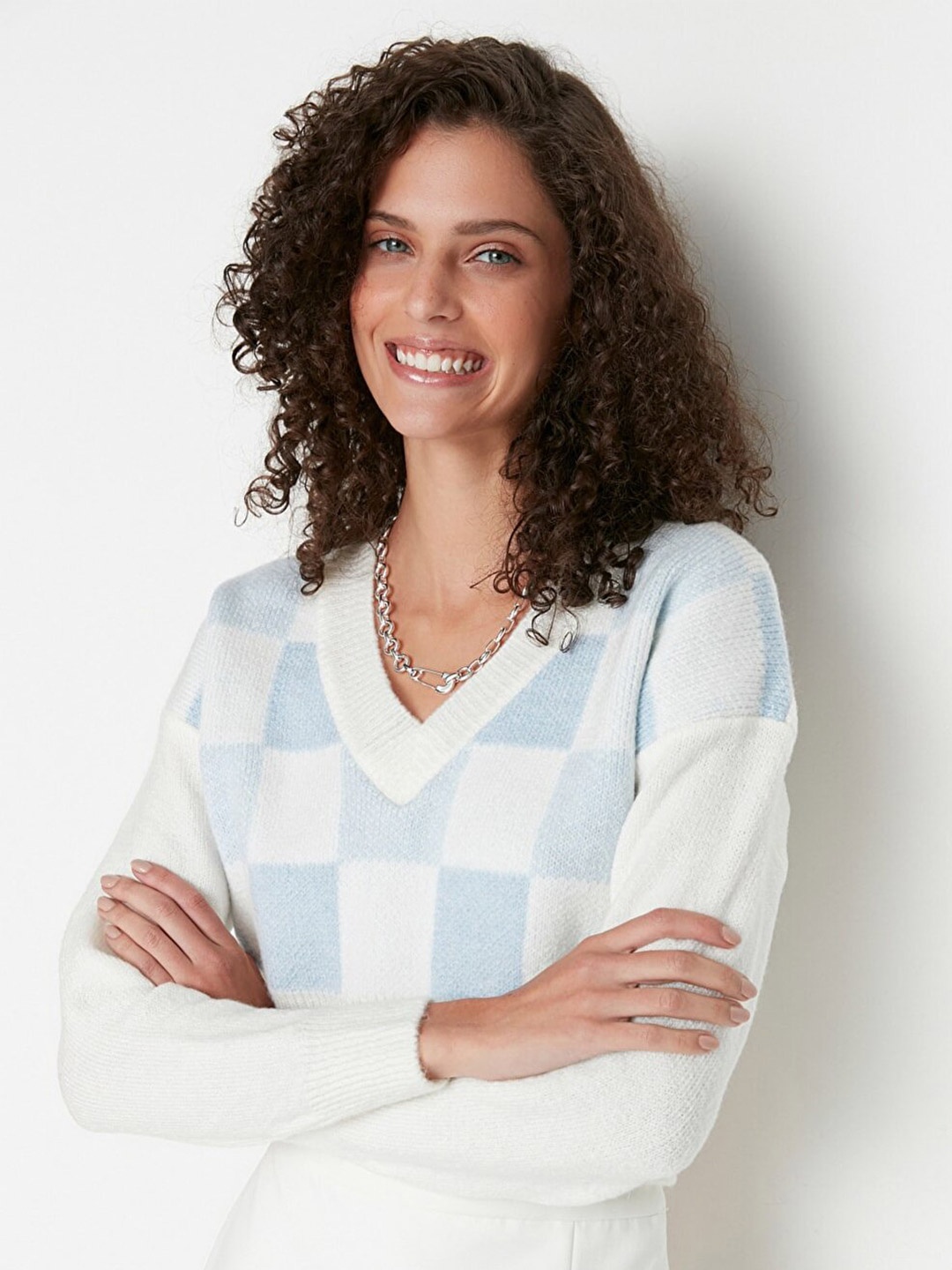 

Trendyol Women Off White & Blue Checked Crop Pullover