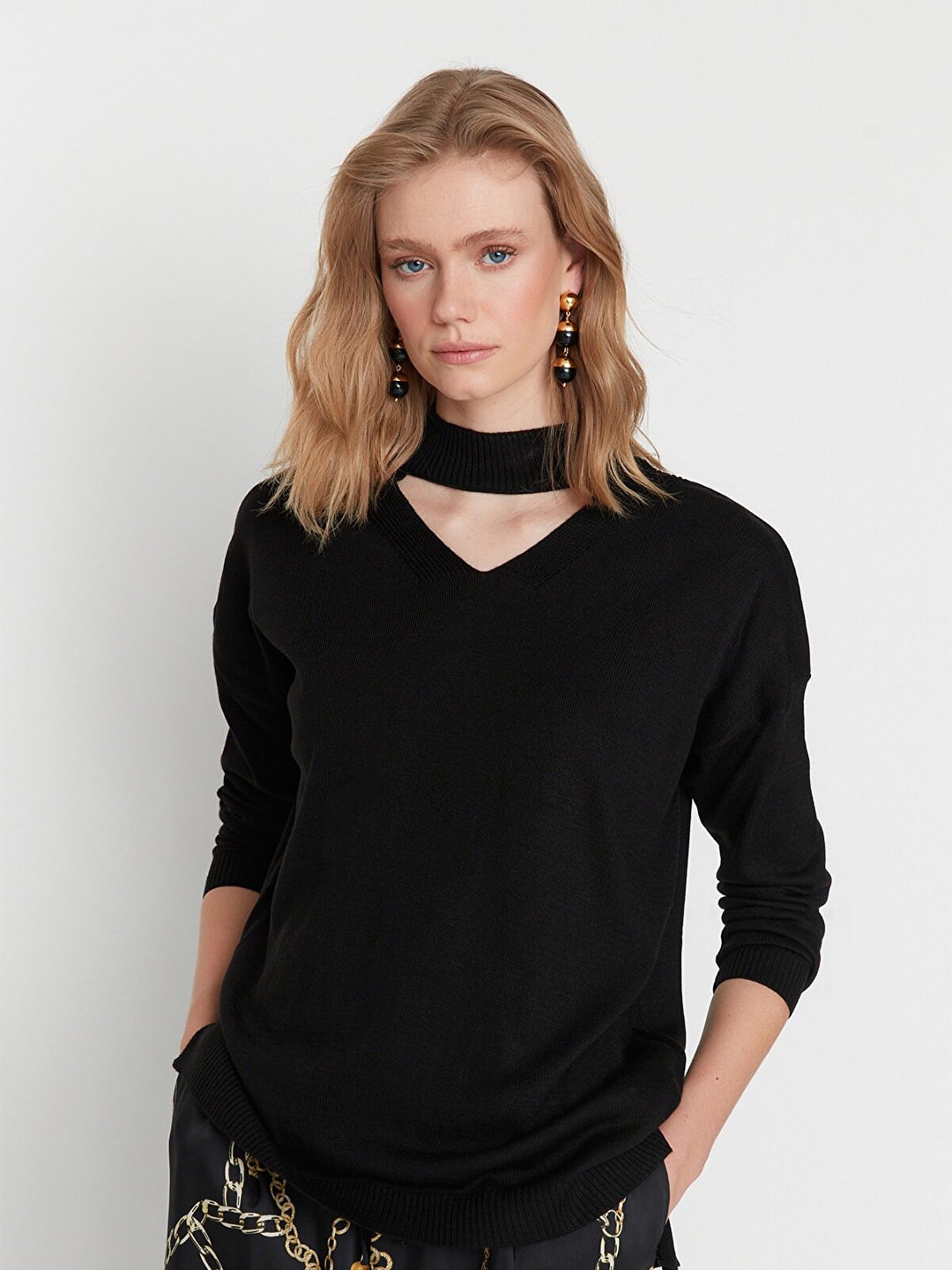 

Trendyol Women Black Solid Pullover