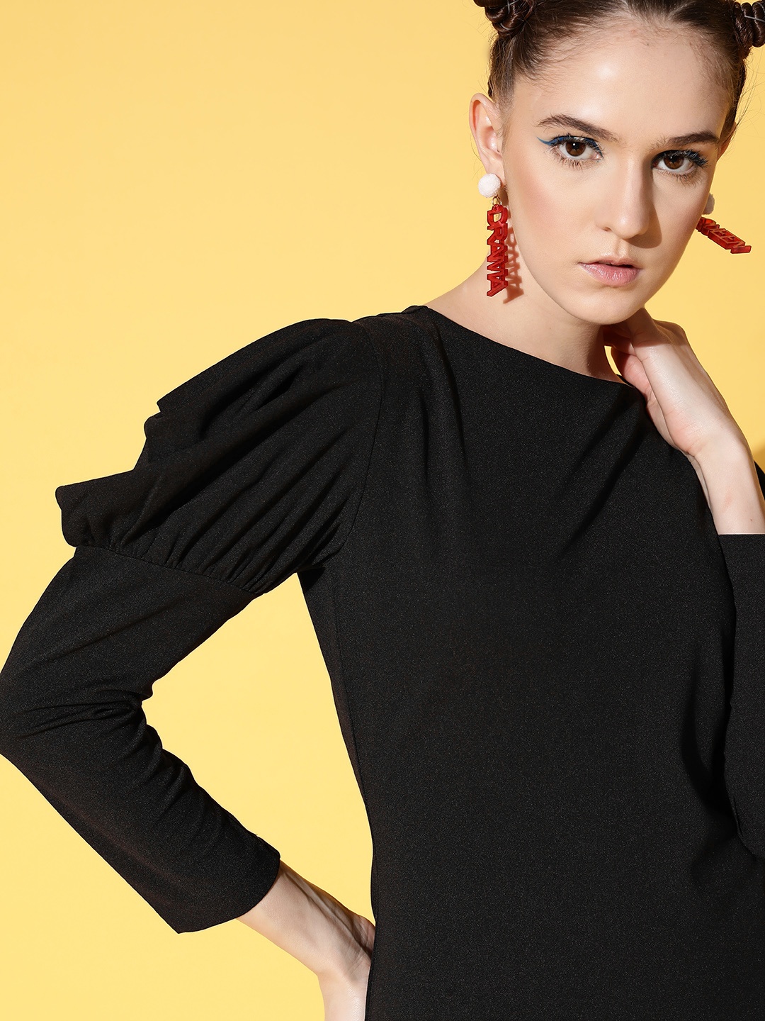 

SASSAFRAS Black Solid Power Shoulders Bodycon Dress