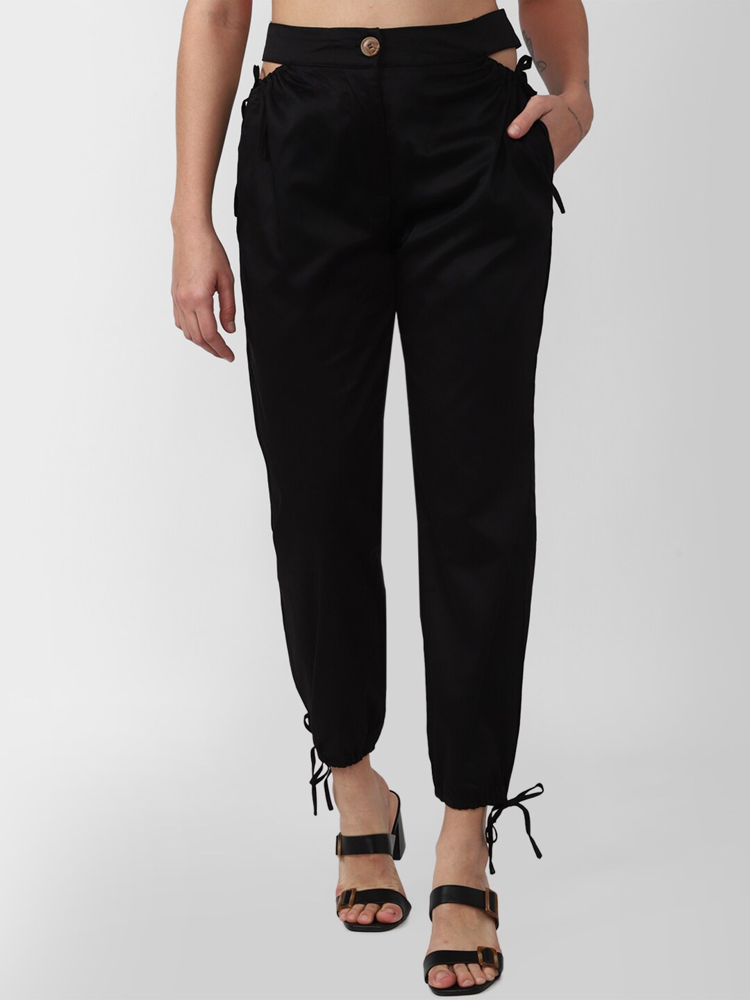 

FOREVER 21 Women Black Solid Trousers