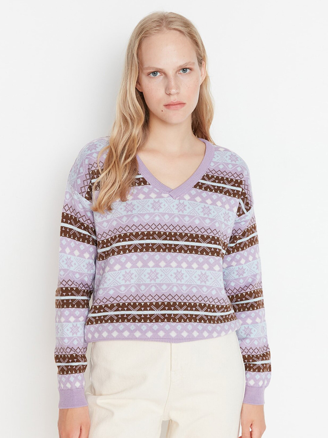 

Trendyol Women Lavender & Maroon Acrylic Pullover Sweater