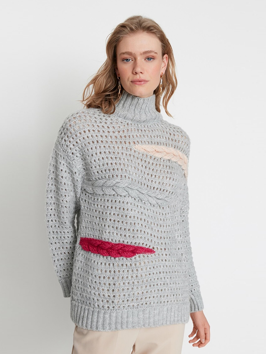 

Trendyol Women Grey & Red Cable Knit Pullover