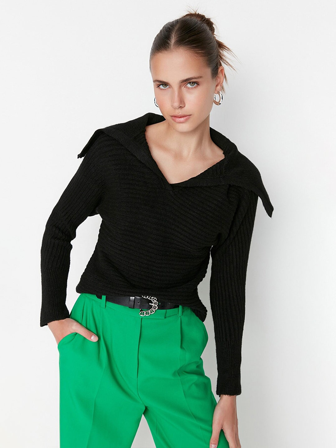 

Trendyol Women Black Acrylic Pullover