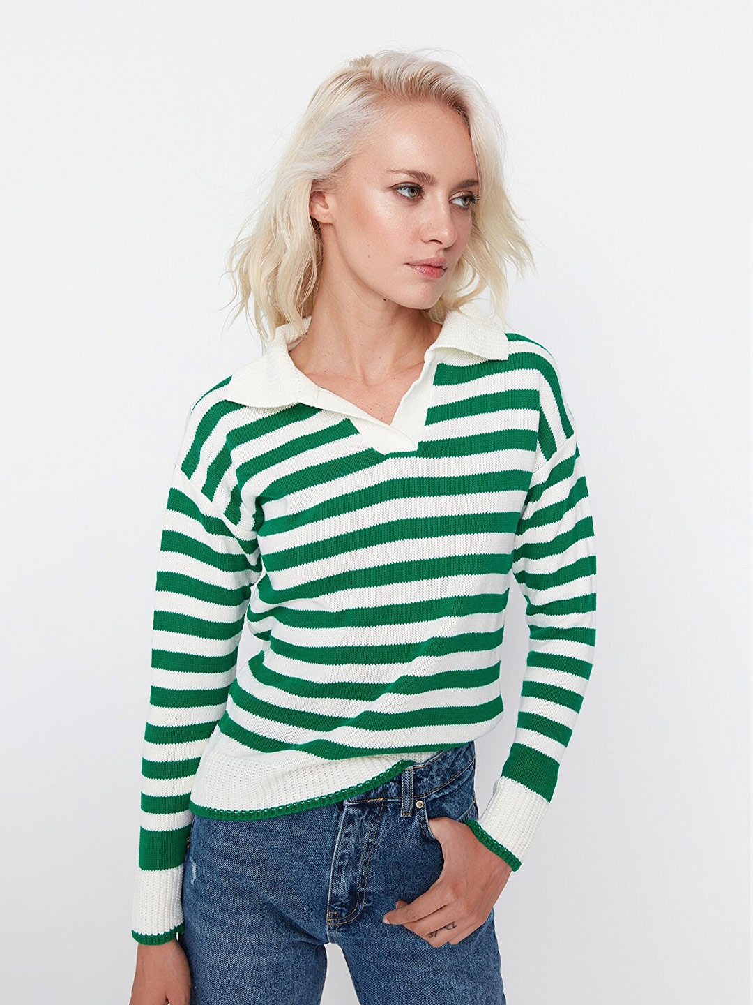

Trendyol Women Off White & Green Striped Acrylic Pullover