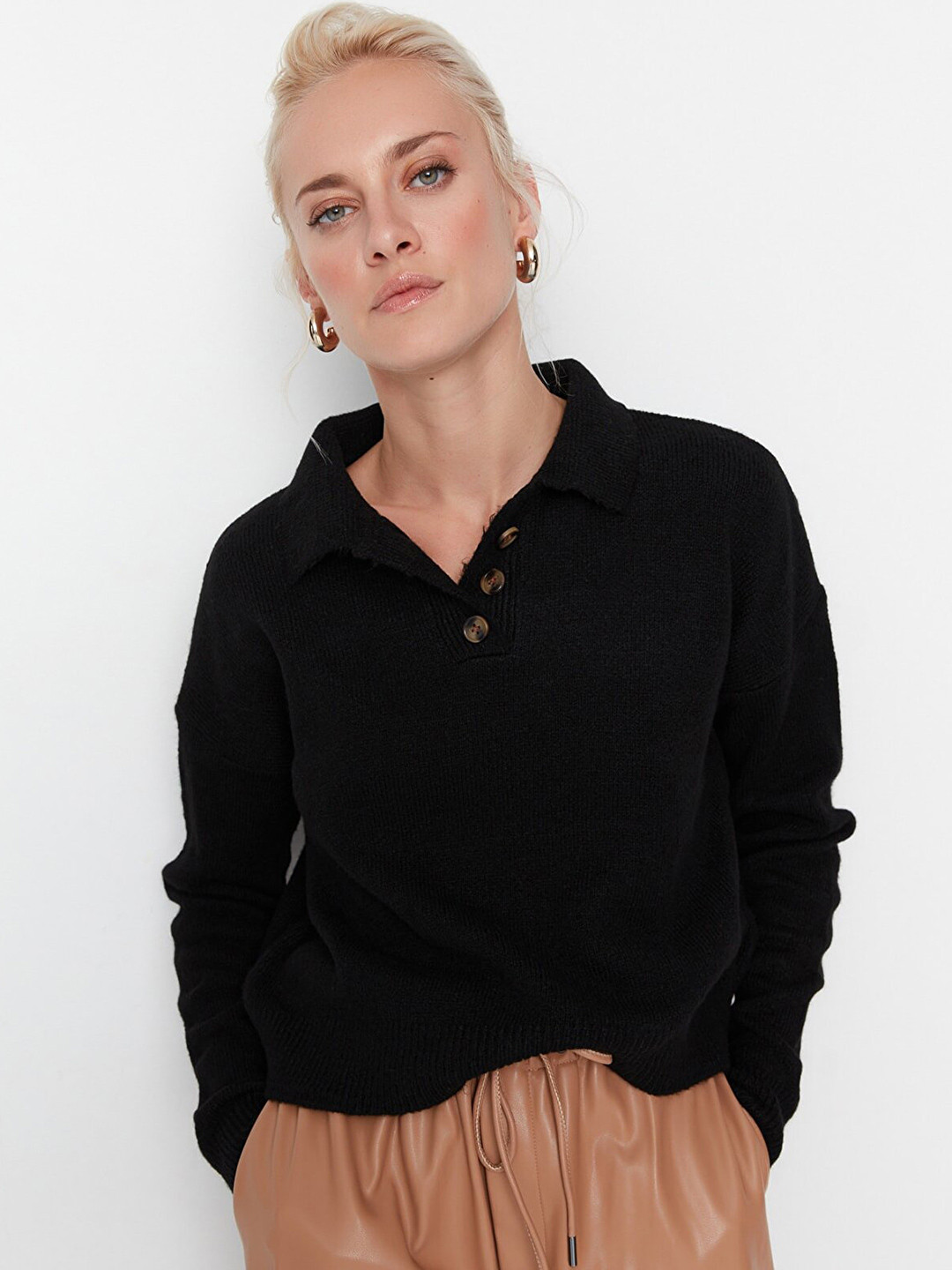

Trendyol Women Black Solid Pullover Sweater