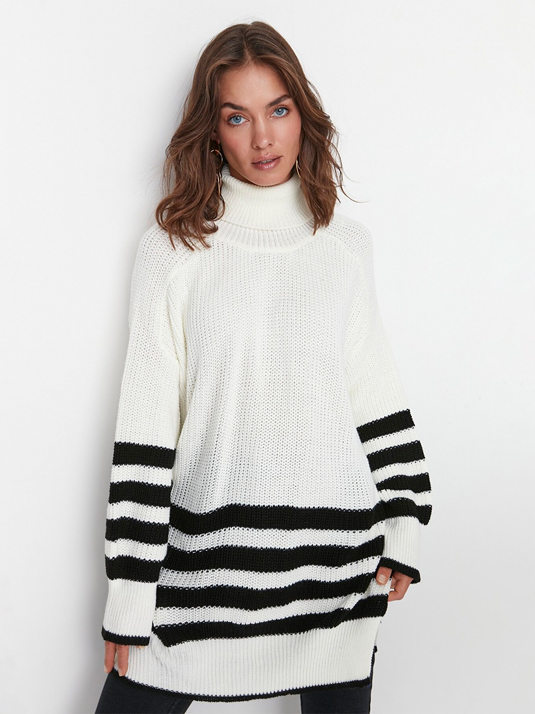 

Trendyol Women White & Black Striped Printed Longline Pullover