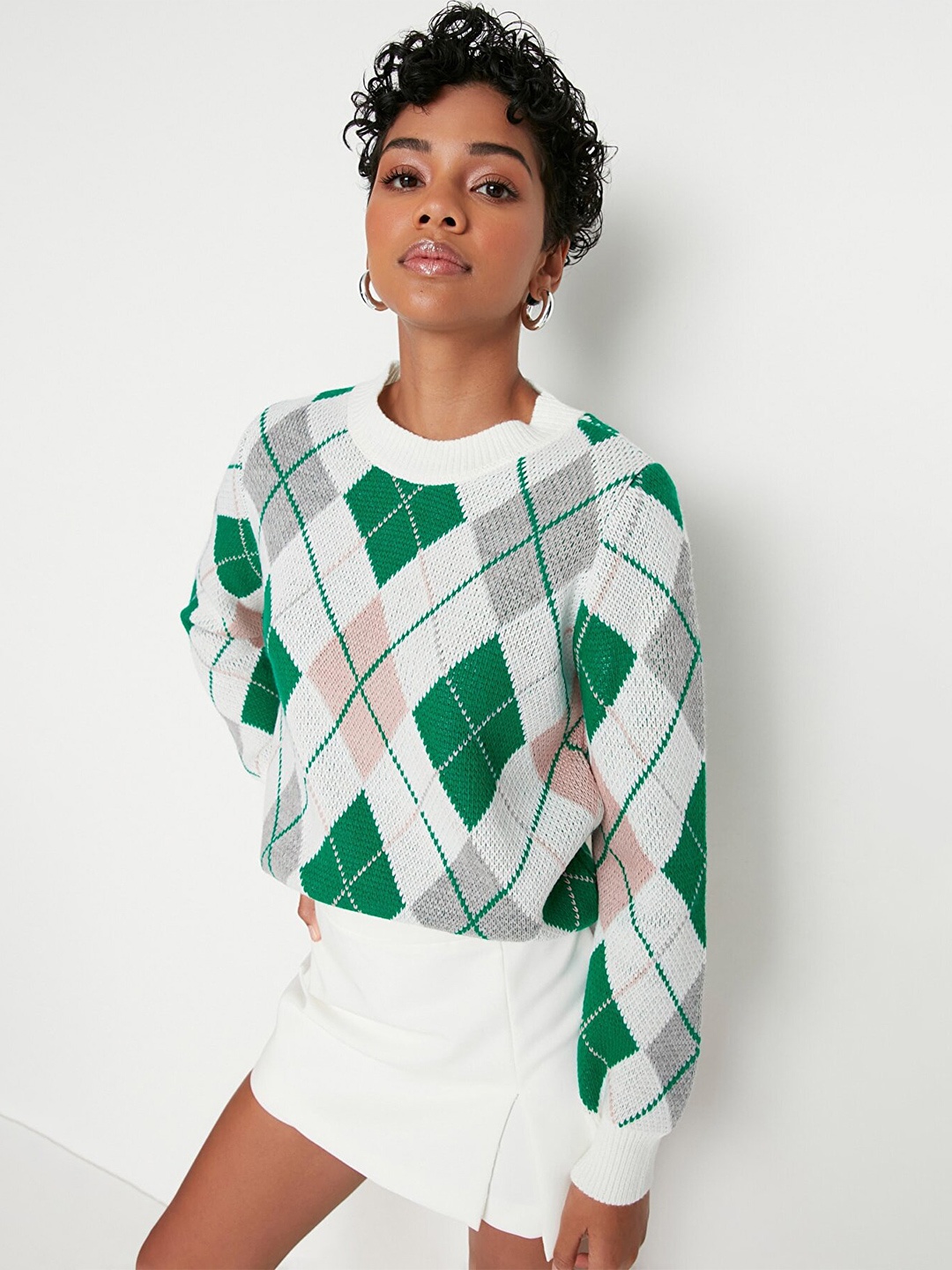 

Trendyol Women Off White & Green Geometric Acrylic Pullover