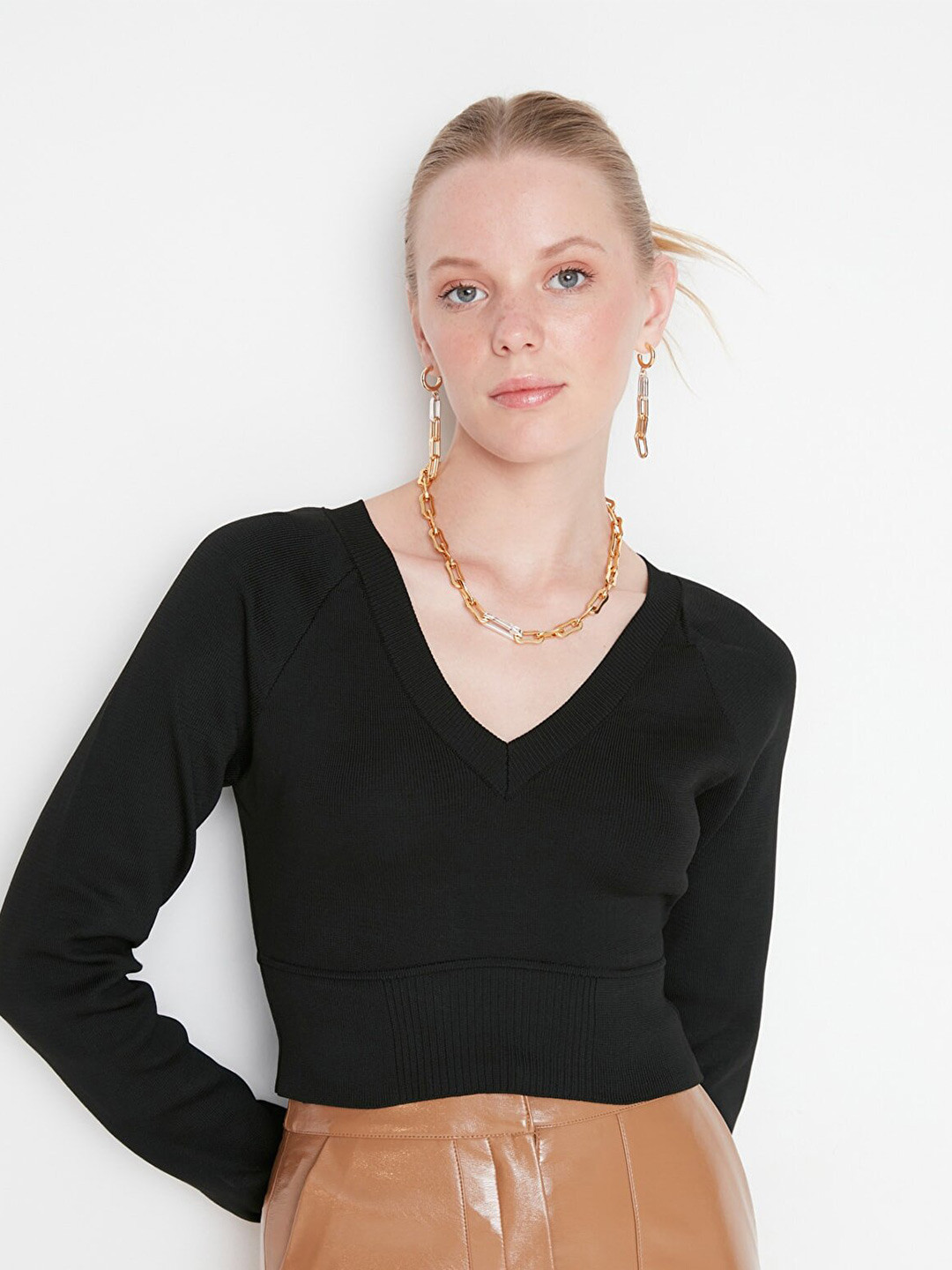 

Trendyol Women Crop Acrylic Sweater, Black