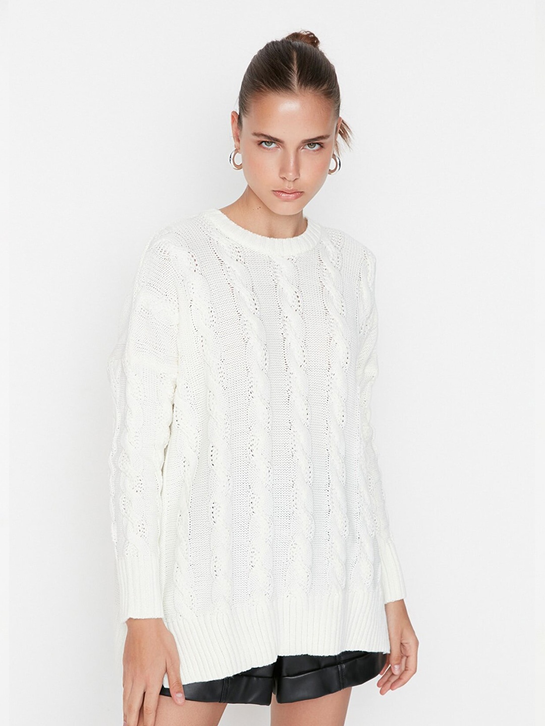 

Trendyol Women Off White Cable Knit Acrylic Cardigan