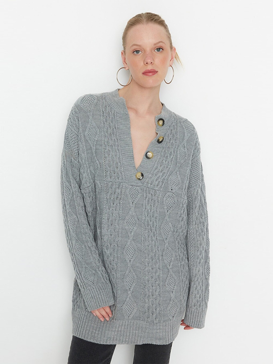 

Trendyol Women Grey Cable Knit Acrylic Longline Pullover Sweater
