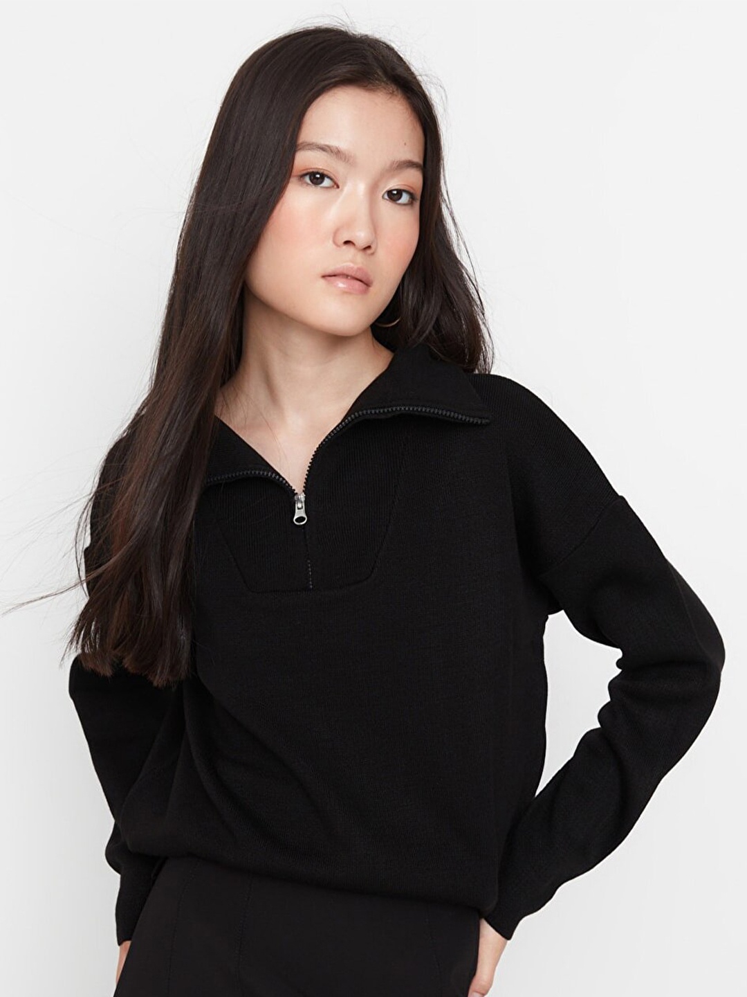 

Trendyol Women Black Solid Acrylic Pullover