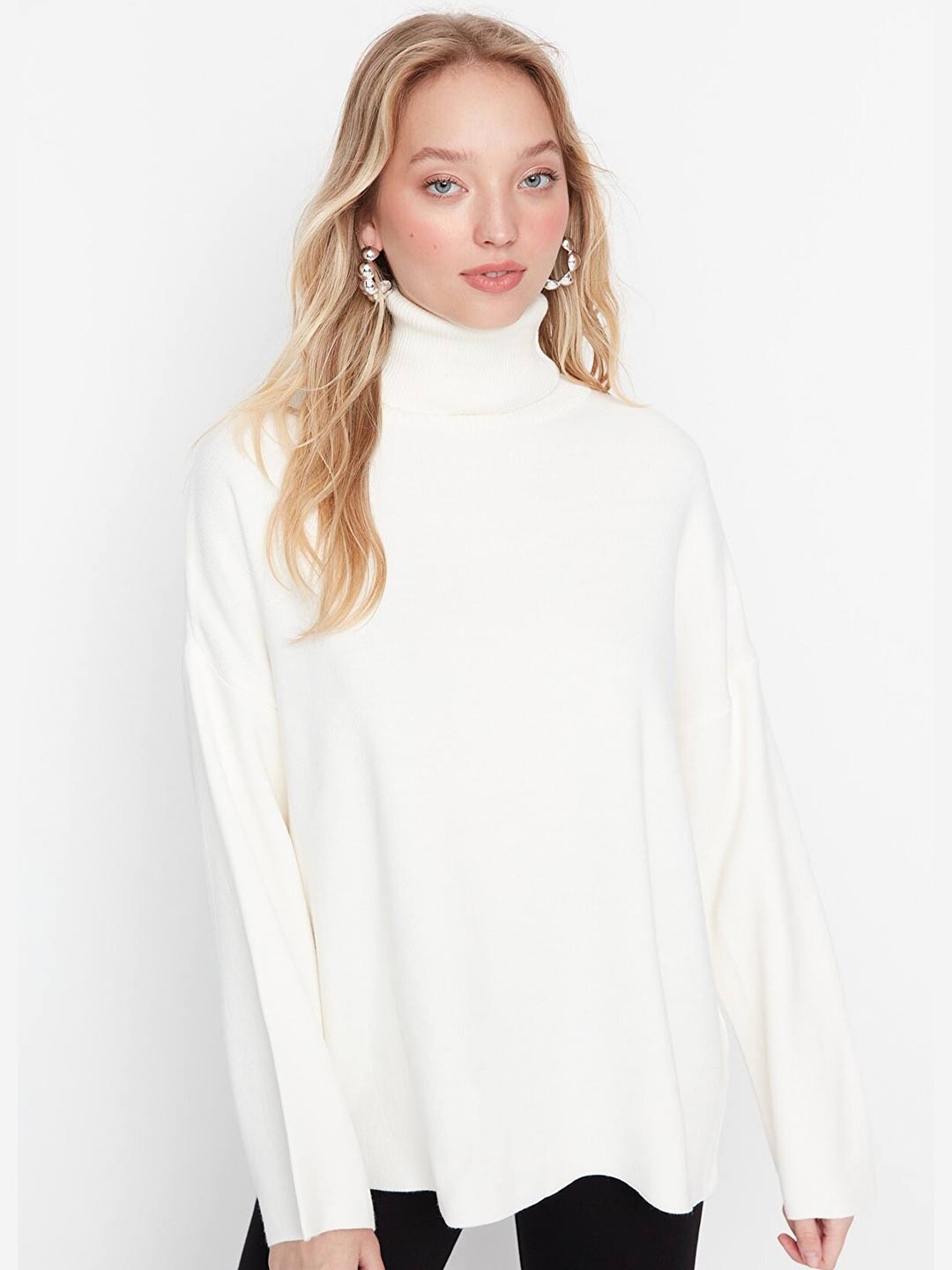 

Trendyol Turtle Neck Longline Pullover, Off white