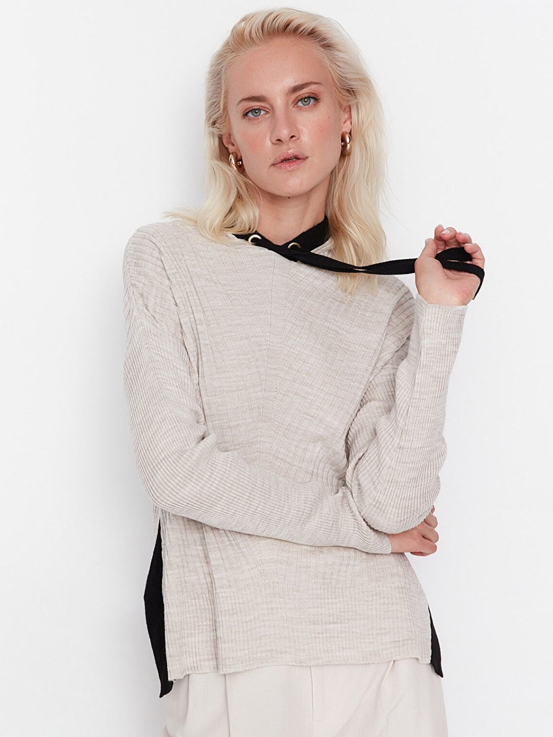 

Trendyol Women Beige & Black Pullover