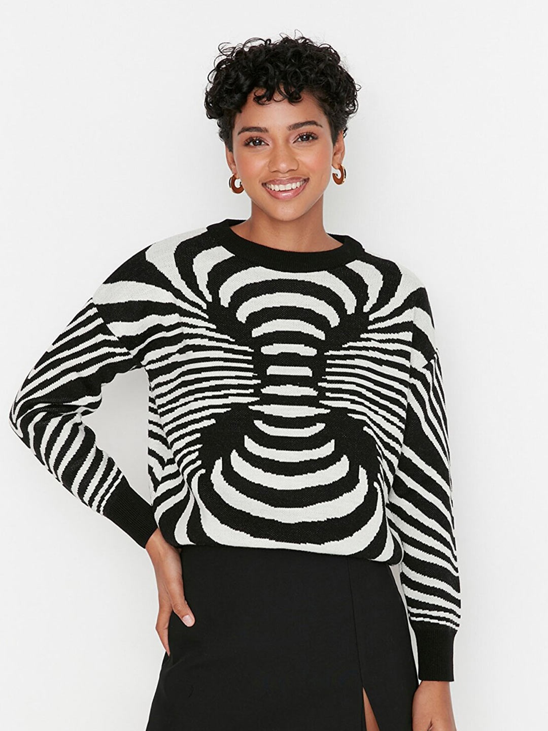 

Trendyol Women Black & White Printed Pullover