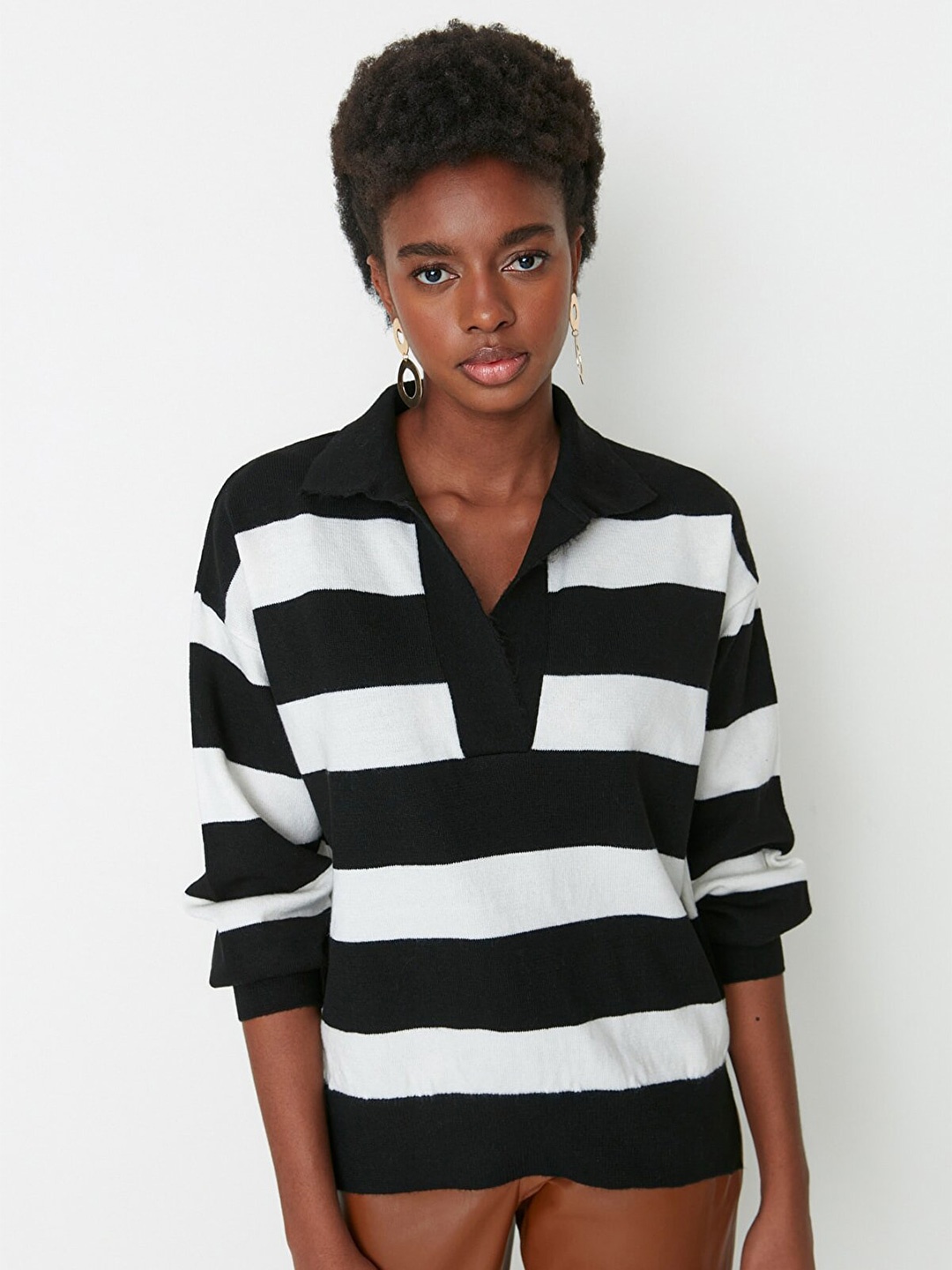 

Trendyol Women Black & White Striped Pullover