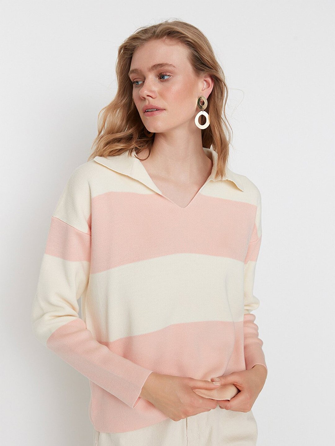 

Trendyol Women Off White & Peach-Coloured Striped Pullover