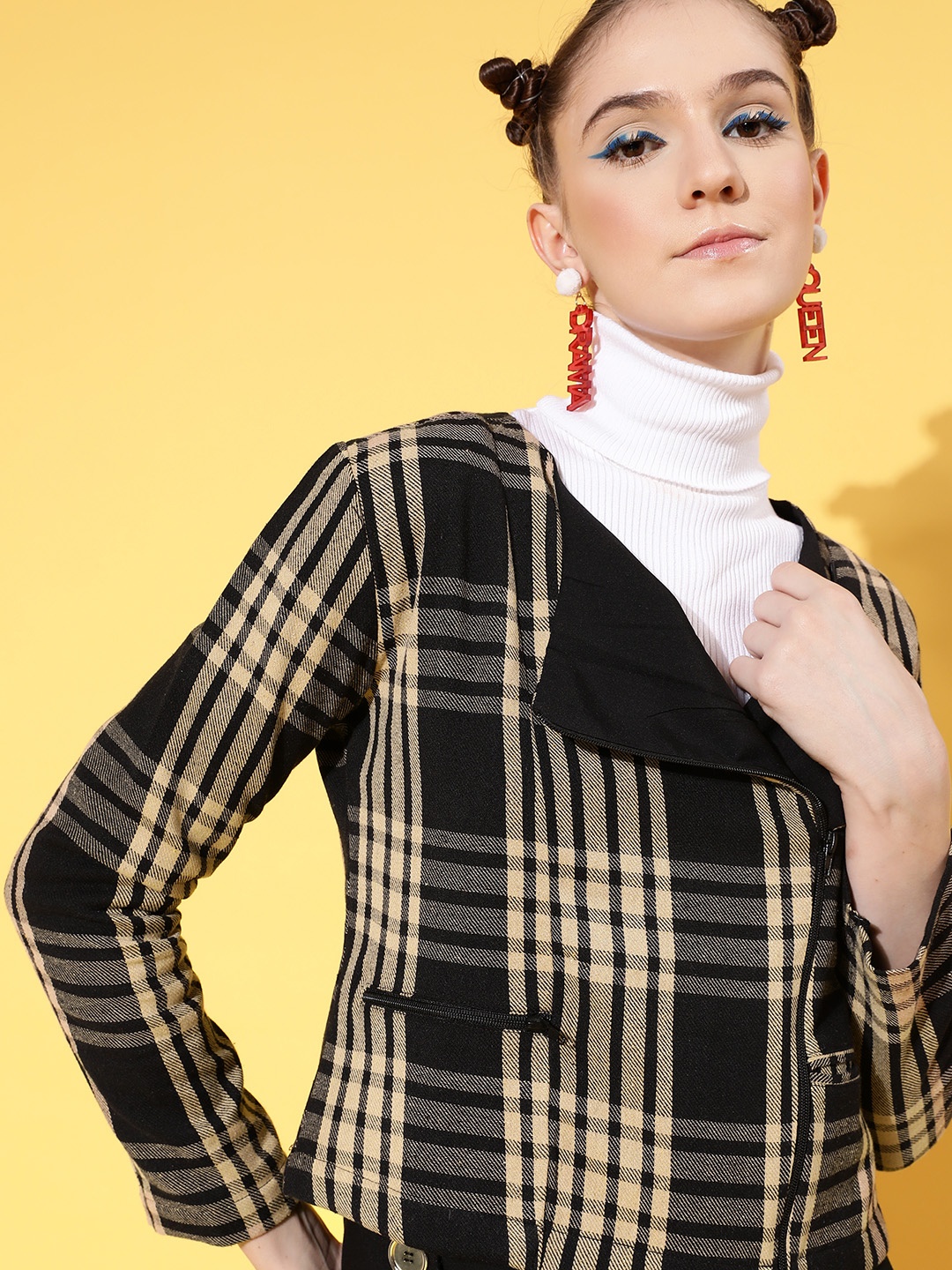 

SASSAFRAS Women Black & Beige Checked Tailored Jacket