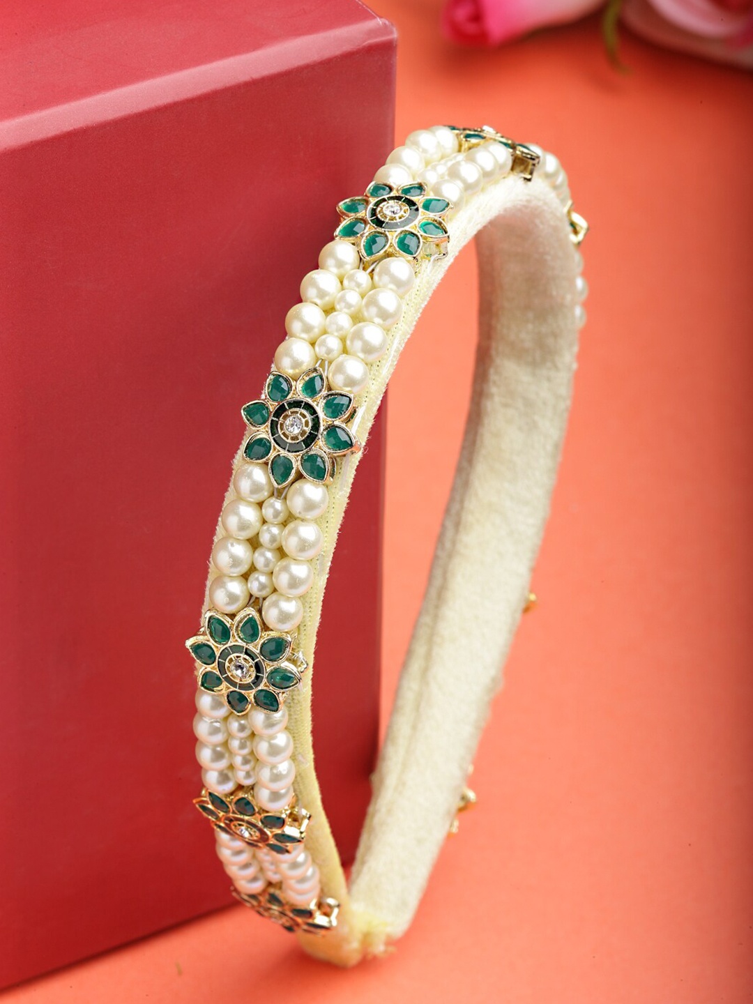 

Sanjog Women Kundan Green & Cream Colored Beaded Sheeshpatti Hairband