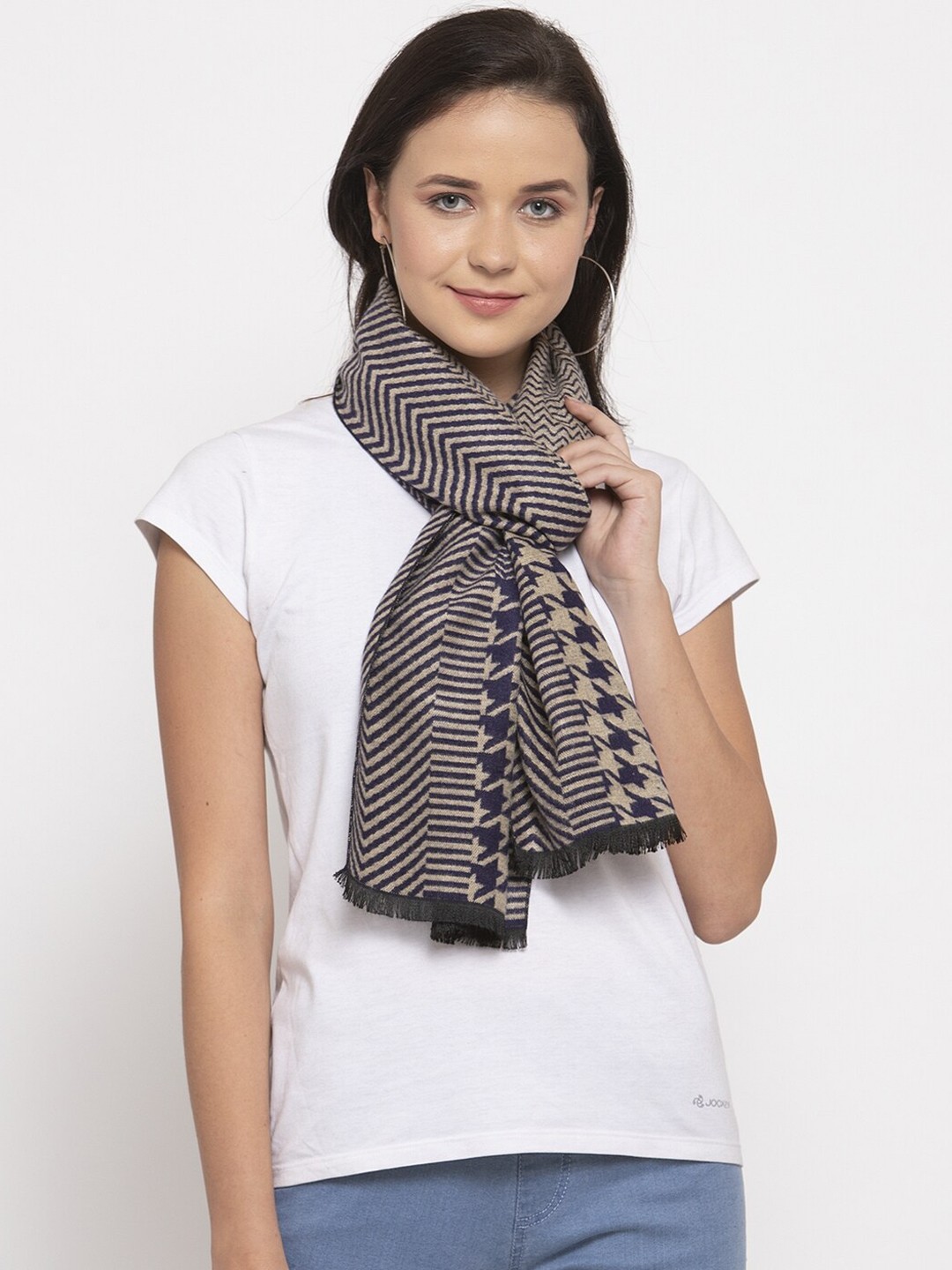 

Calvadoss Women Beige & Blue Printed Acrylic Muffler