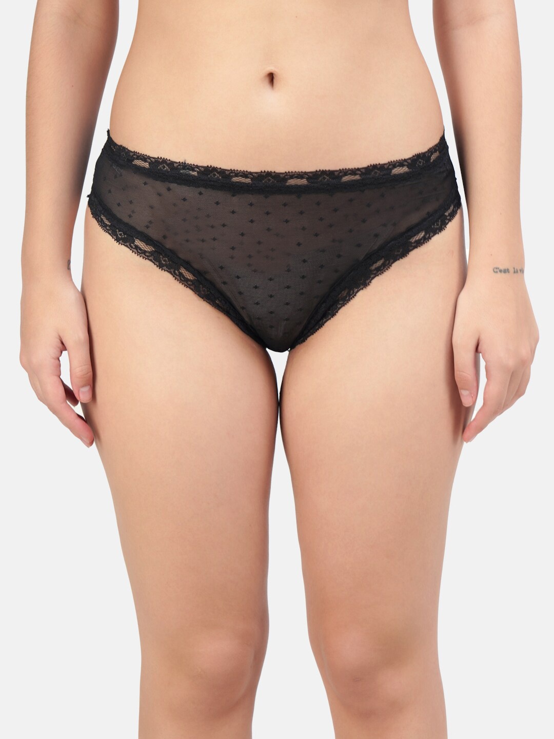 

Hill Islands Women Black Self-Design Thongs