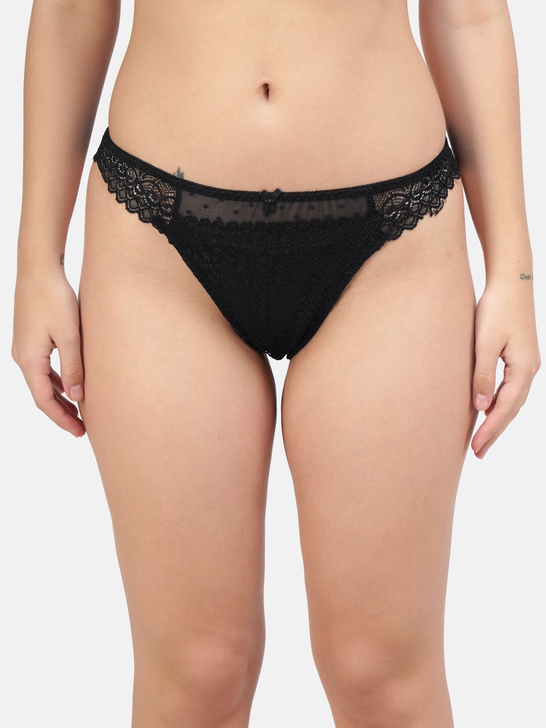 

Hill Islands Women Black Self-Design Thongs