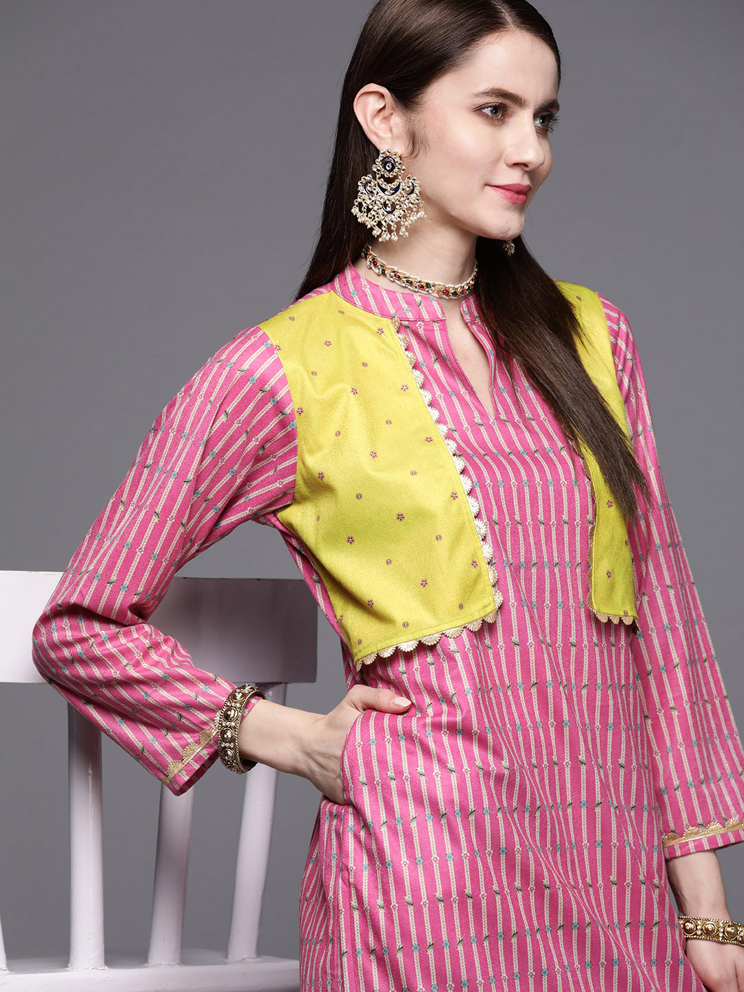 

Ahalyaa Women Pink Velvet Kurta with Palazzos