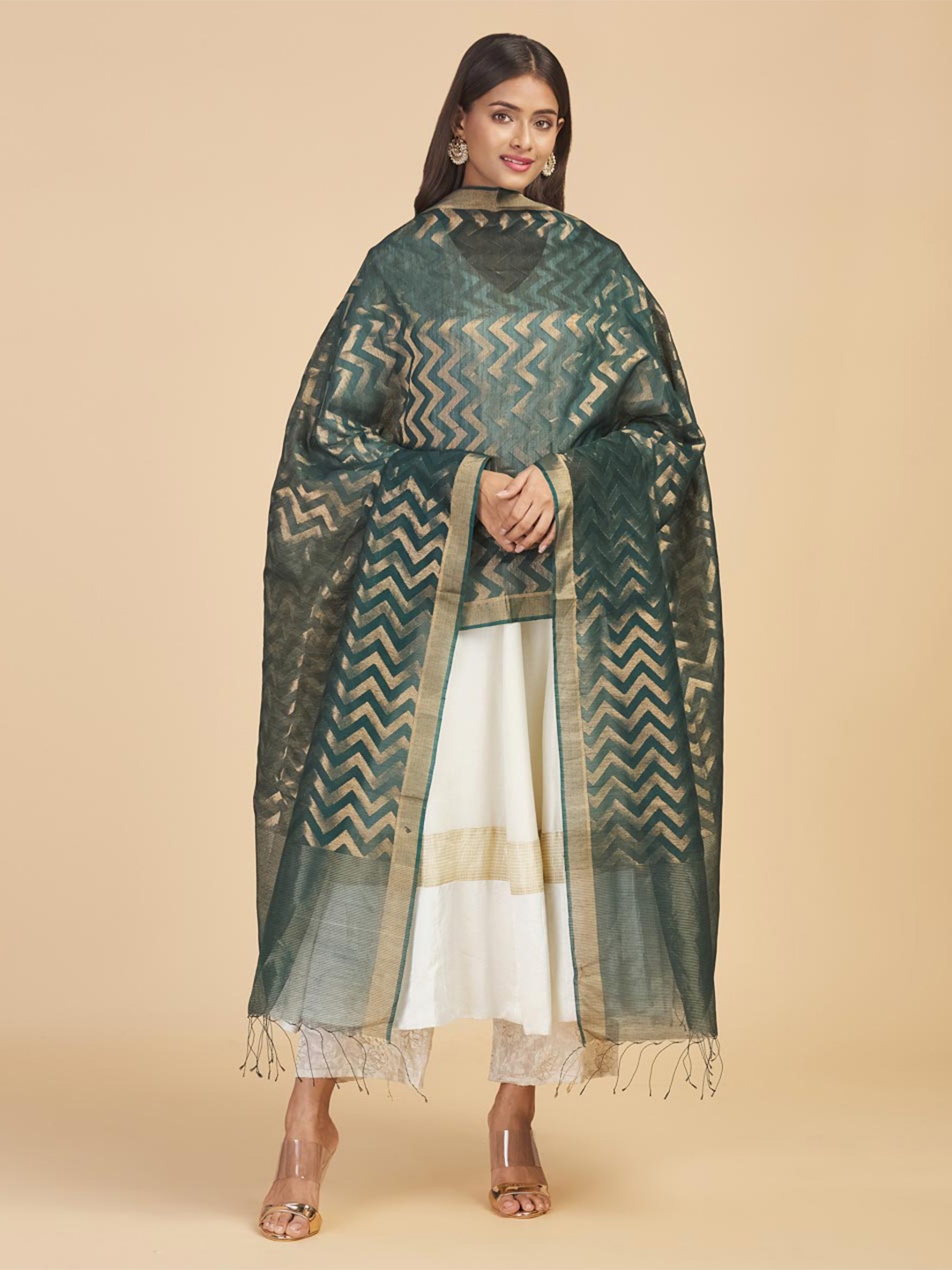 

Fabindia Green & Gold-Toned Woven Design Cotton Silk Dupatta