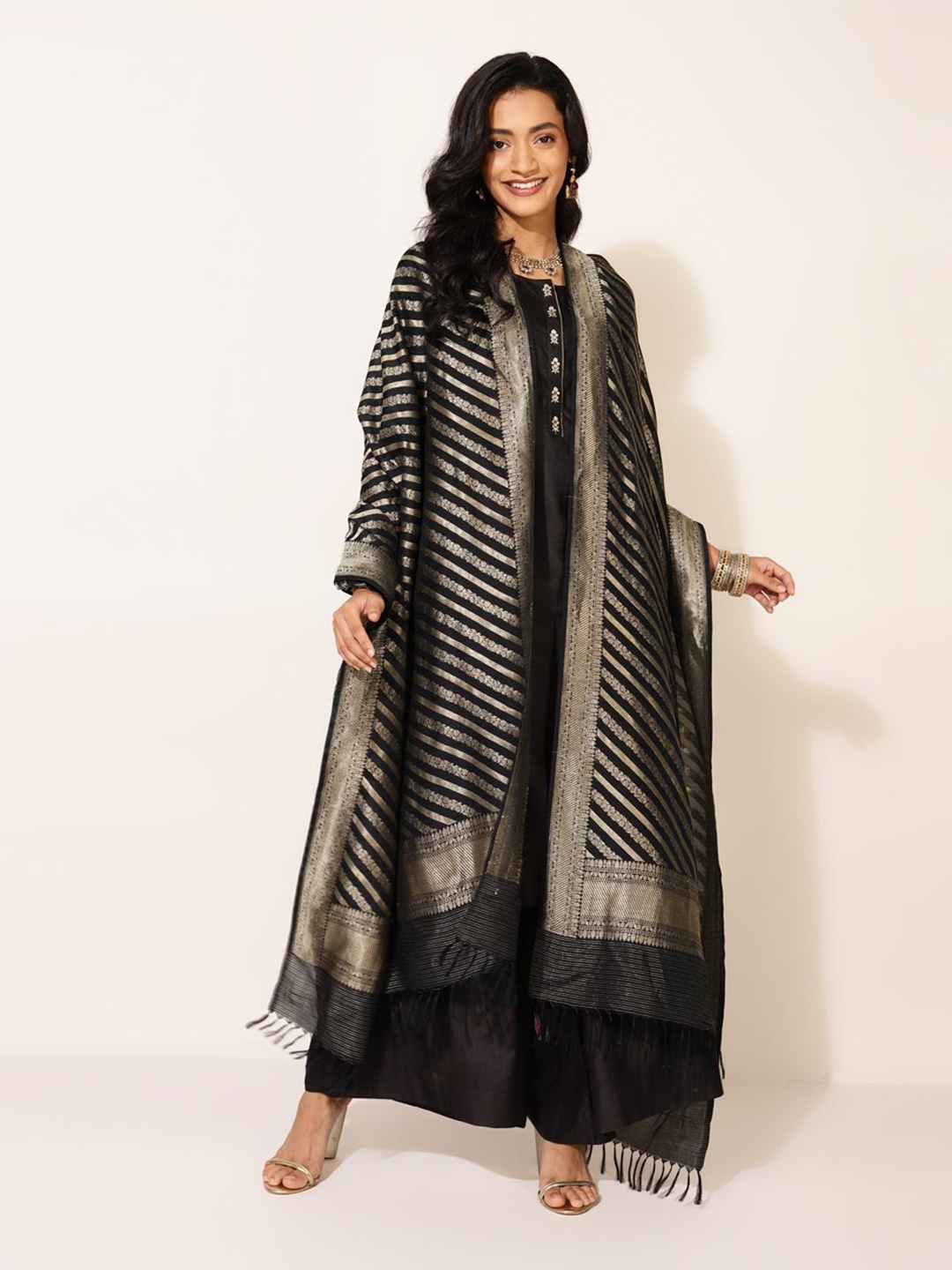 

Fabindia Black & Gold-Toned Woven Design Cotton Silk Dupatta